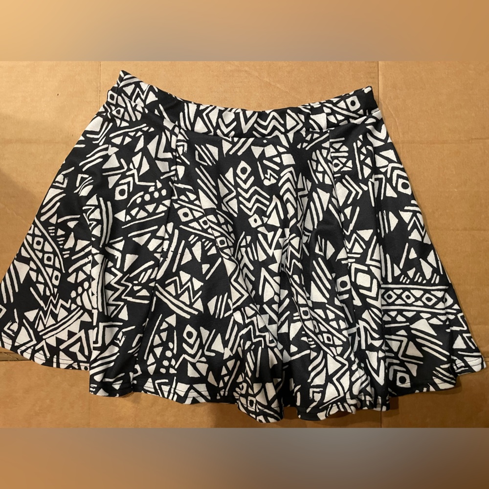 Atmosphere Black& White Skirt Tribal Aztec UK 14
